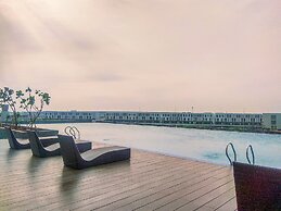 Homey And Minimalist Studio At Vasanta Innopark Apartment