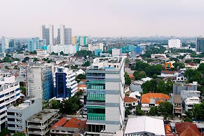 Stunning And Comfortable 2Br At Menteng Park Apartment
