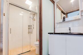 Well Designed And Comfy 2Br Sky House Bsd Apartment