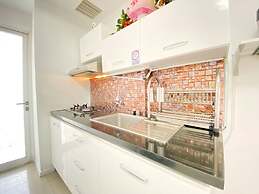 Comfy And Modern 2Br Apartment At Parahyangan Residence