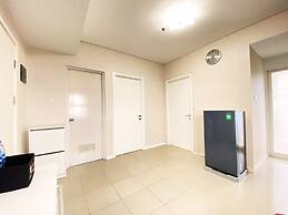 Comfy And Modern 2Br Apartment At Parahyangan Residence