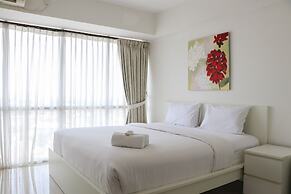 Fancy And Nice 1Br Apartment At H Residence