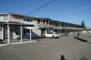 THE HIGHLANDER INN