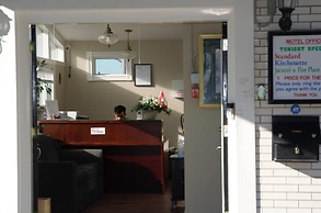 THE HIGHLANDER INN