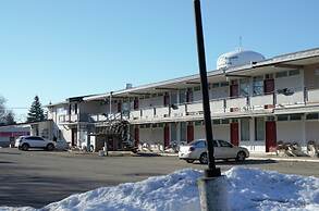 THE HIGHLANDER INN