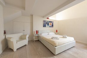 Le Grazie Luxury Apartment by Mmega