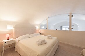 Le Grazie Luxury Apartment by Mmega