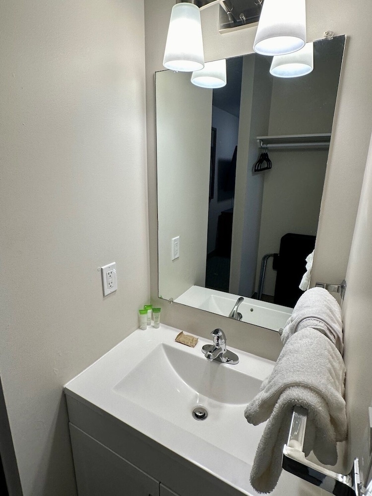 Anavada Inn & Suites Grande Prairie