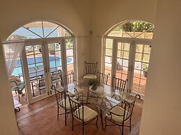 Labrolette Bay-villa-sleeps 8-pool-parking