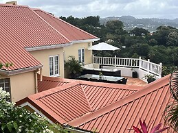 Labrolette Bay-villa-sleeps 8-pool-parking