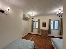 Labrolette Bay-villa-sleeps 8-pool-parking