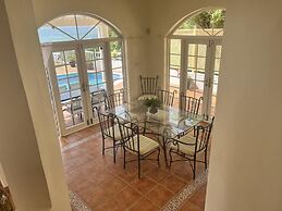 Labrolette Bay-villa-sleeps 8-pool-parking