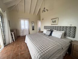 Labrolette Bay-villa-sleeps 8-pool-parking