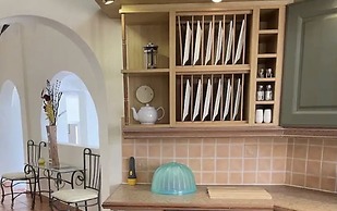 Labrolette Bay-villa-sleeps 8-pool-parking