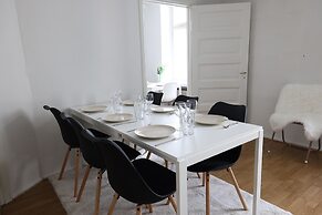 2ndhomes Cozy and Quiet 2BR Apartment