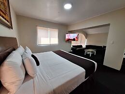 EPIQUS HOTEL