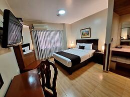 EPIQUS HOTEL