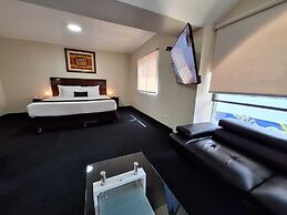 EPIQUS HOTEL