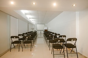 EPIQUS HOTEL