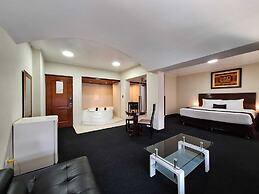EPIQUS HOTEL