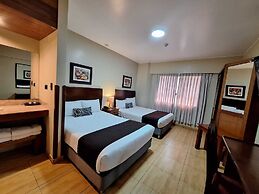 EPIQUS HOTEL