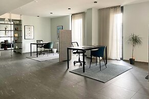 Icon H 405 Suite Business