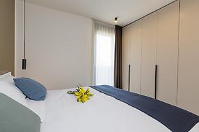 Icon H 506 Suite Business