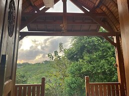 Innora Jungle Resort and Spa