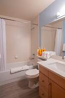 Mountain View 2 Bedroom Condo-Top Floor