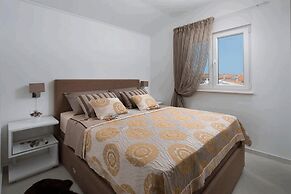 Apartments Vista Royal