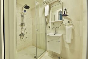 EA Exclusive Hotel