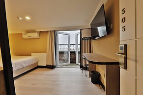 EA Exclusive Hotel