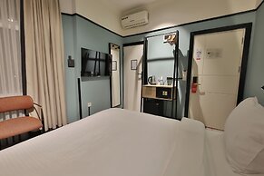EA Exclusive Hotel
