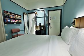 EA Exclusive Hotel
