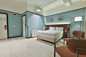 EA Exclusive Hotel