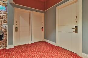 EA Exclusive Hotel