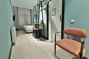 EA Exclusive Hotel