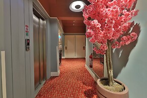 EA Exclusive Hotel