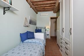 Alloro Grillo in Camaiore