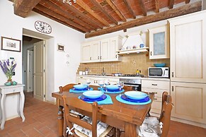 Alloro Grillo in Camaiore
