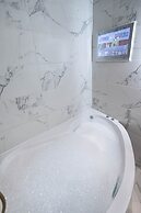 Manhattan Luxury Suites