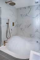 Manhattan Luxury Suites