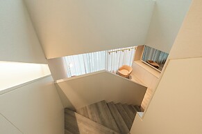 Luster Hotel