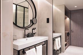 Luster Hotel
