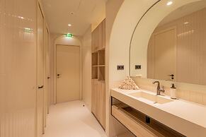 Luster Hotel