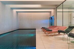 Luster Hotel