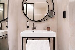 Luster Hotel
