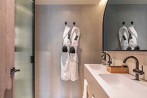 Luster Hotel
