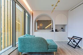 Luster Hotel