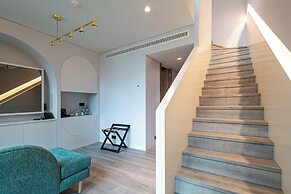 Luster Hotel